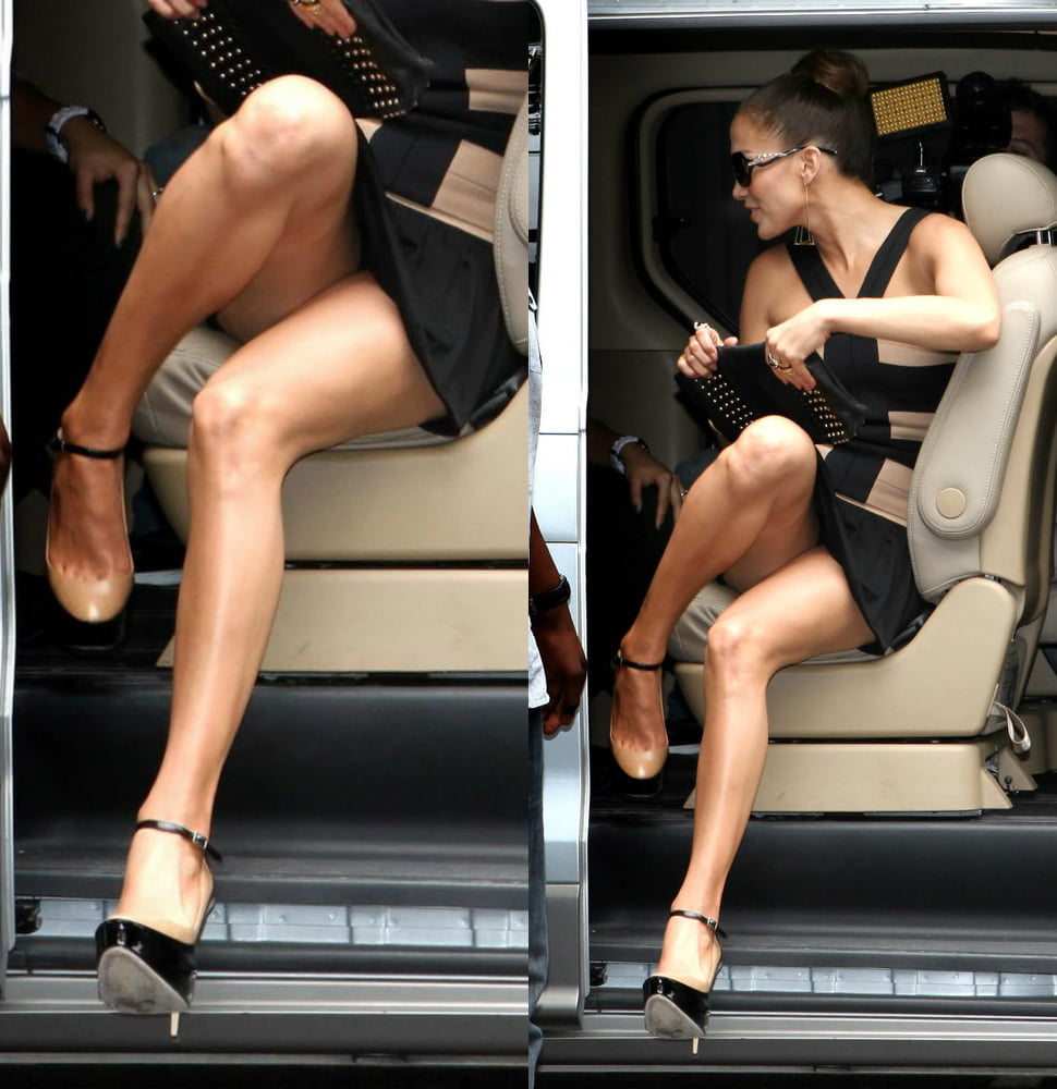 Jennifer Lopez sexy jambes pieds et talons hauts
 #102514473