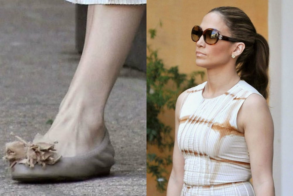 Jennifer Lopez sexy legs feet and highheels #102514616