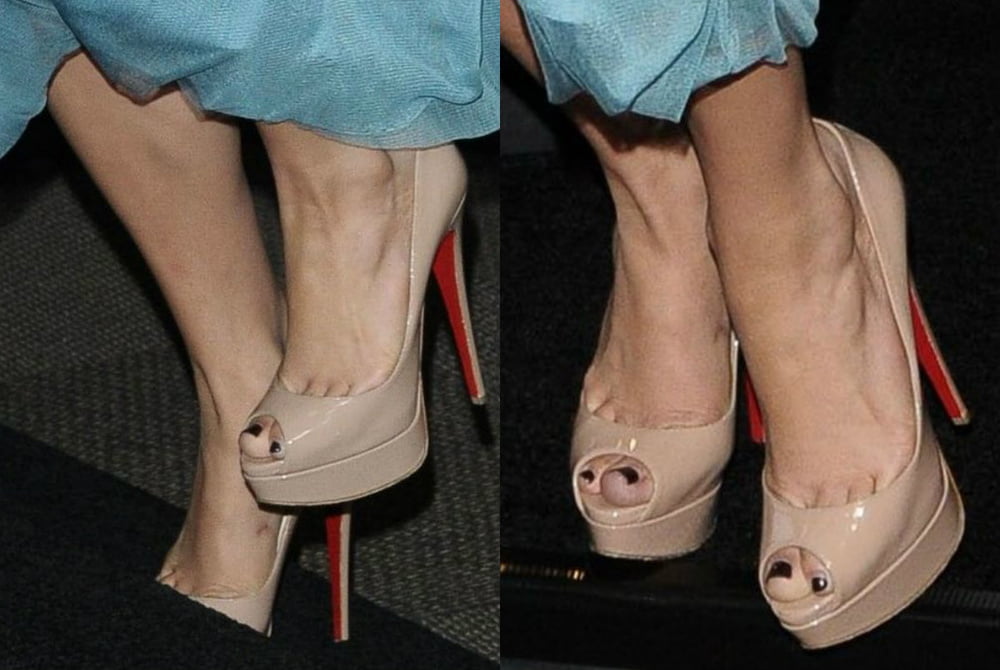Jennifer Lopez sexy legs feet and highheels #102514729