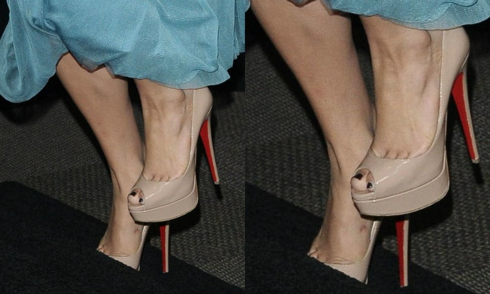 Jennifer Lopez sexy legs feet and highheels #102514756