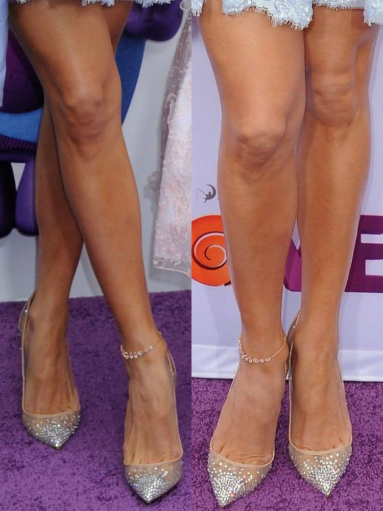 Jennifer lopez sexy beine füße und highheels
 #102514852