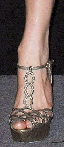 Jennifer Lopez sexy legs feet and highheels #102514939