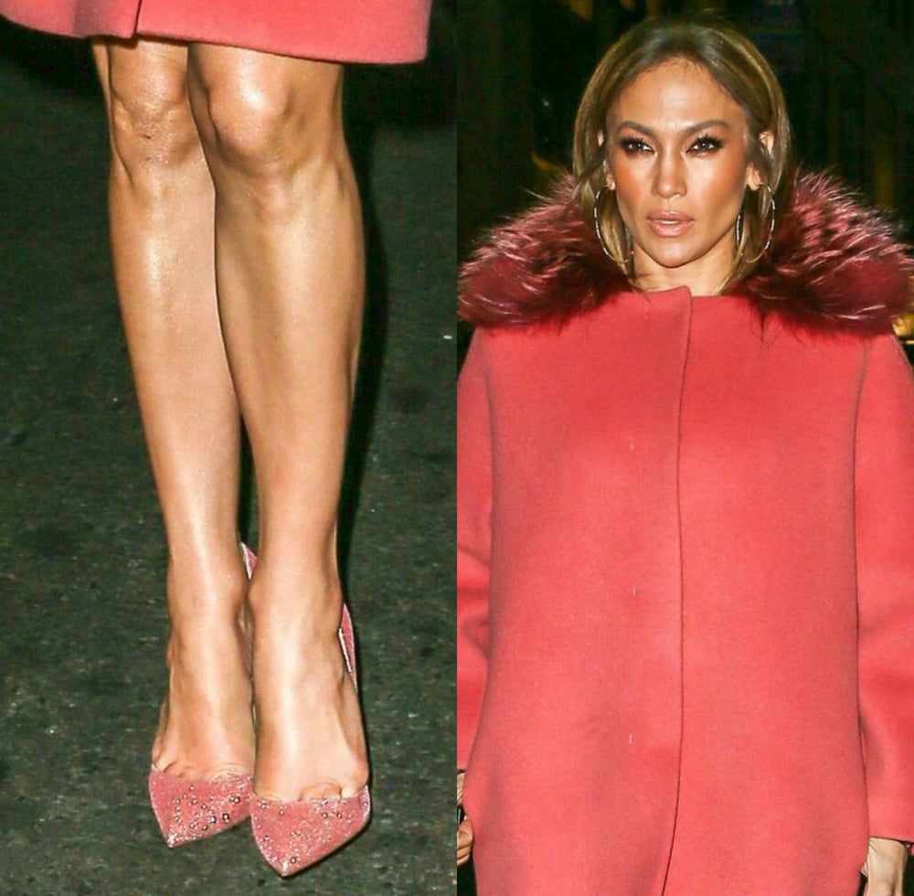 Jennifer lopez sexy beine füße und highheels
 #102515016
