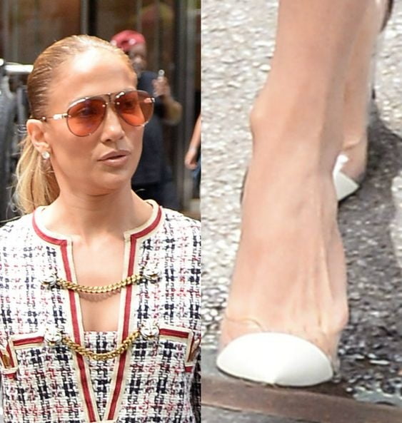 Jennifer Lopez sexy jambes pieds et talons hauts
 #102515174