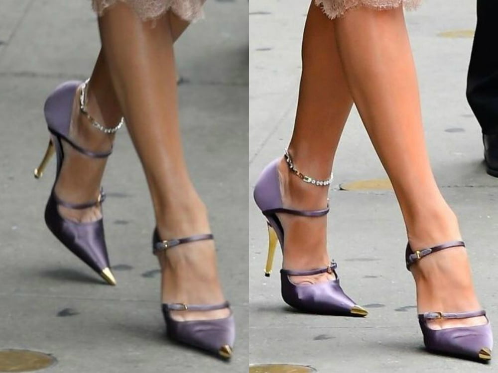 Jennifer Lopez sexy legs feet and highheels #102515216
