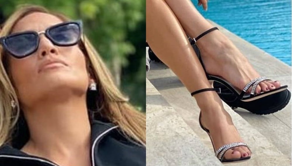 Jennifer Lopez sexy legs feet and highheels #102515304