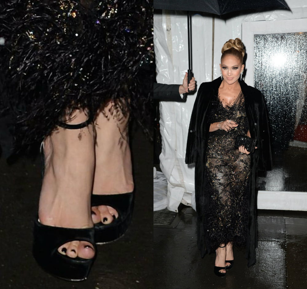 Jennifer Lopez sexy legs feet and highheels #102515318