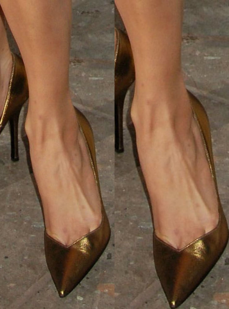 Jennifer Lopez sexy legs feet and highheels #102515365