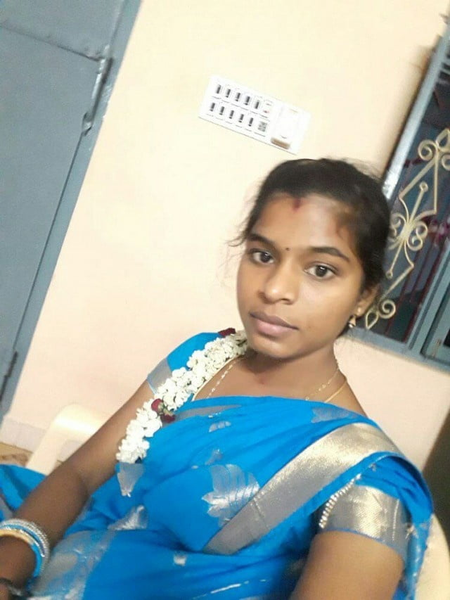 Junge neu verheiratete tamilische indische Frau
 #98706854