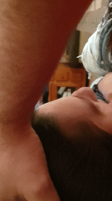 Ma femme me suce apres le cafe de 13h #94809451