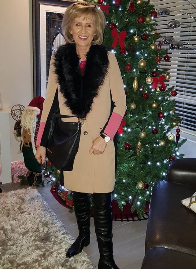 Milfs & gilfs con botas no.28
 #103012639