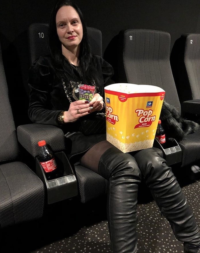 Milfs & gilfs con botas no.28
 #103012660