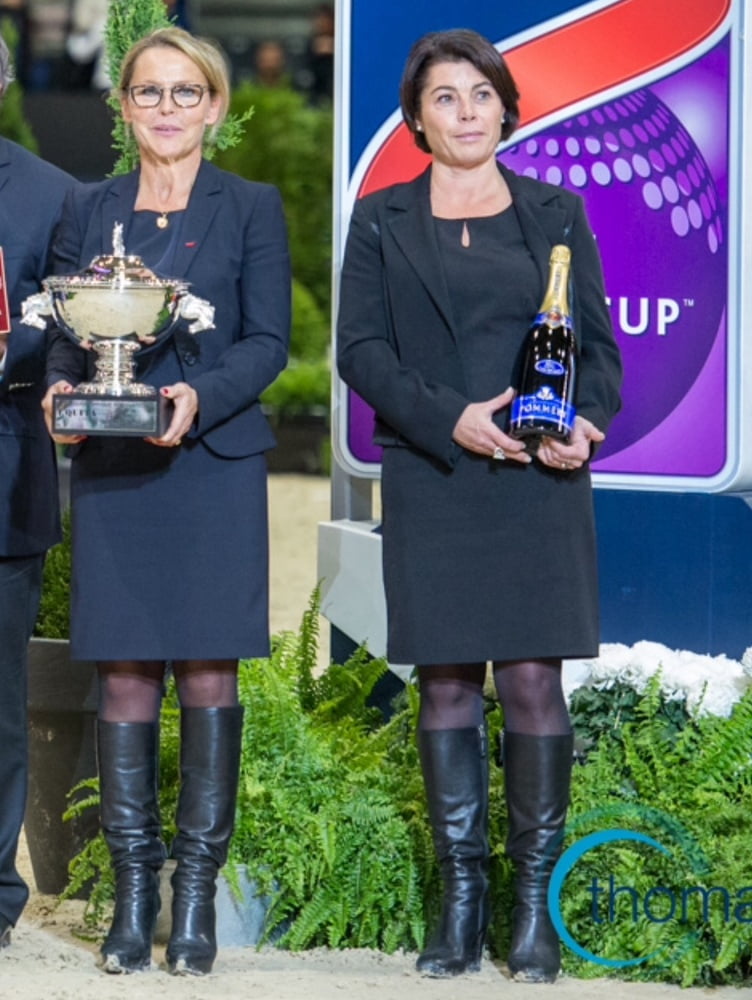 Milfs & gilfs con botas no.28
 #103012670