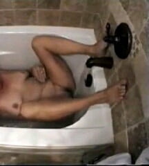 sous la douche #87424815