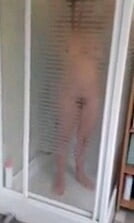 sous la douche #87424868