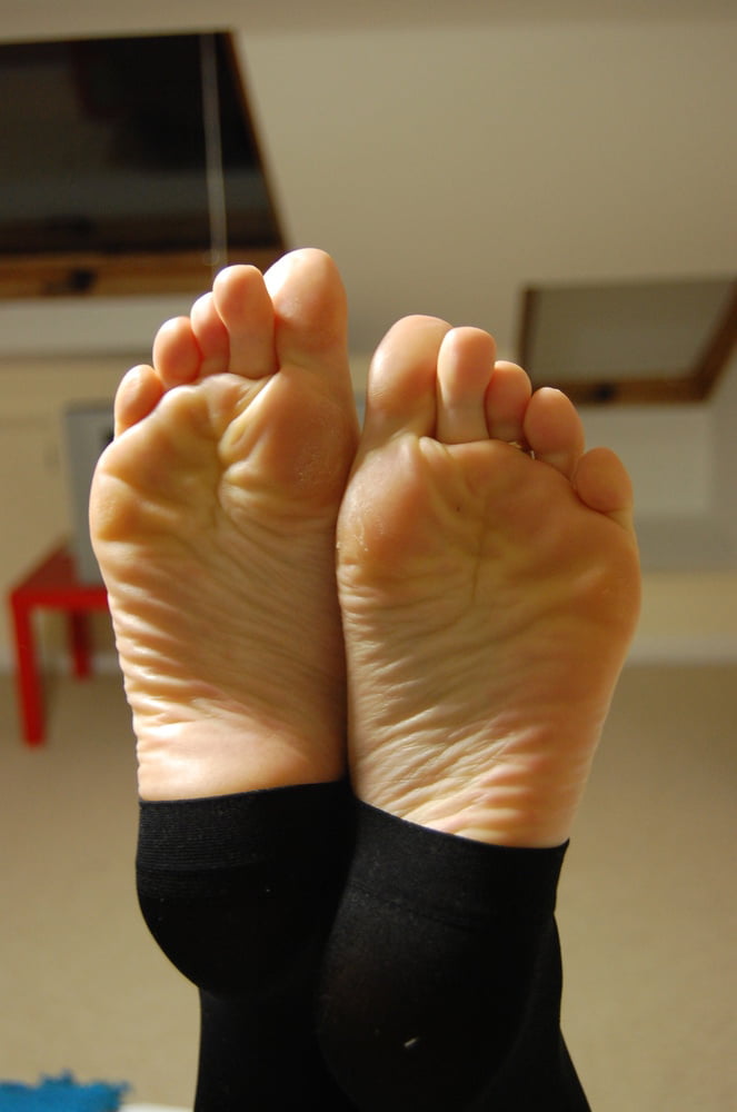 Lo mejor de los pies, dedos de los pies y suelas arrugadas - fotos de fetiche de pies
 #100234486