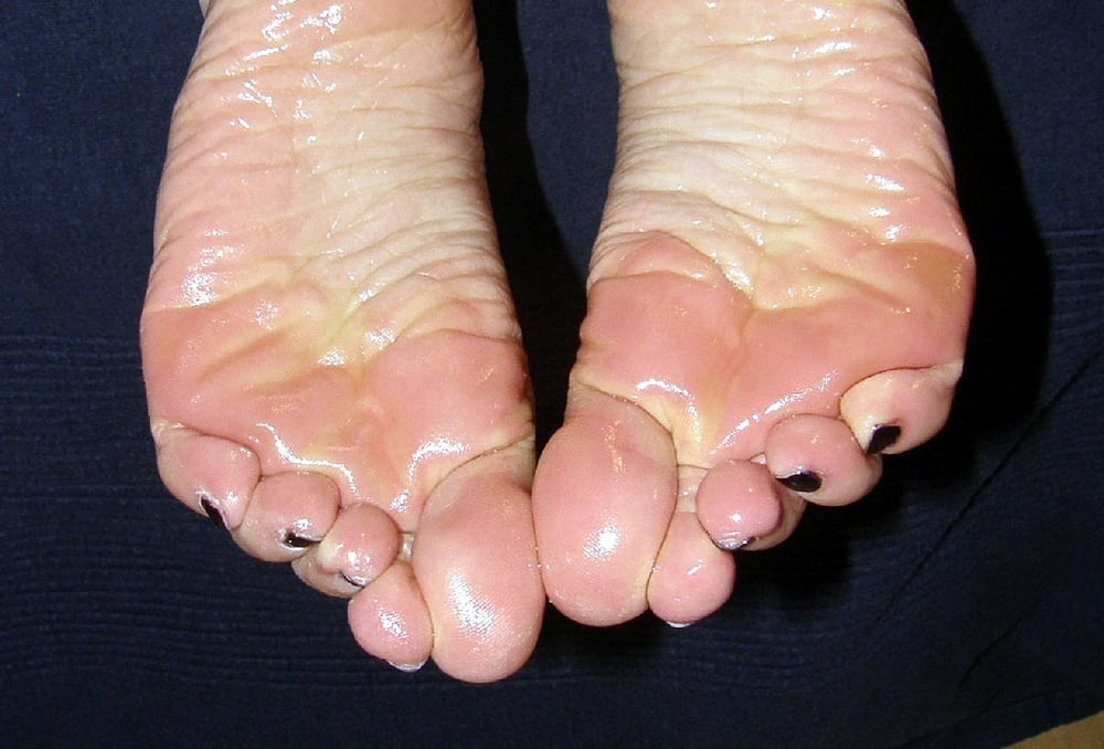 Lo mejor de los pies, dedos de los pies y suelas arrugadas - fotos de fetiche de pies
 #100235194