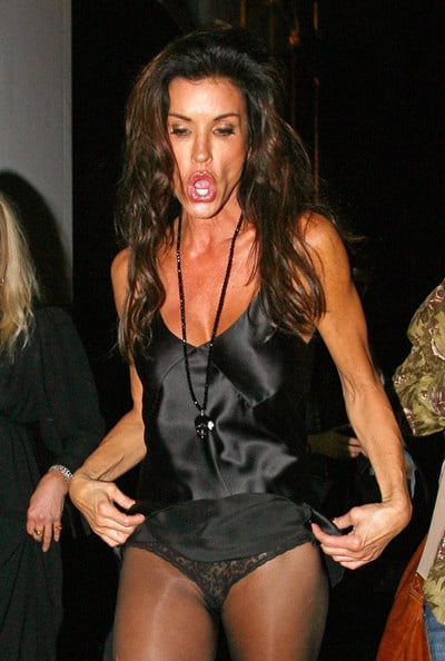 Bimbos y putas
 #94564317