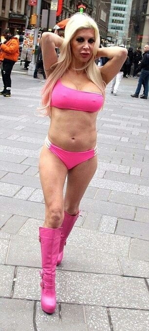 Bimbos y putas
 #94564669