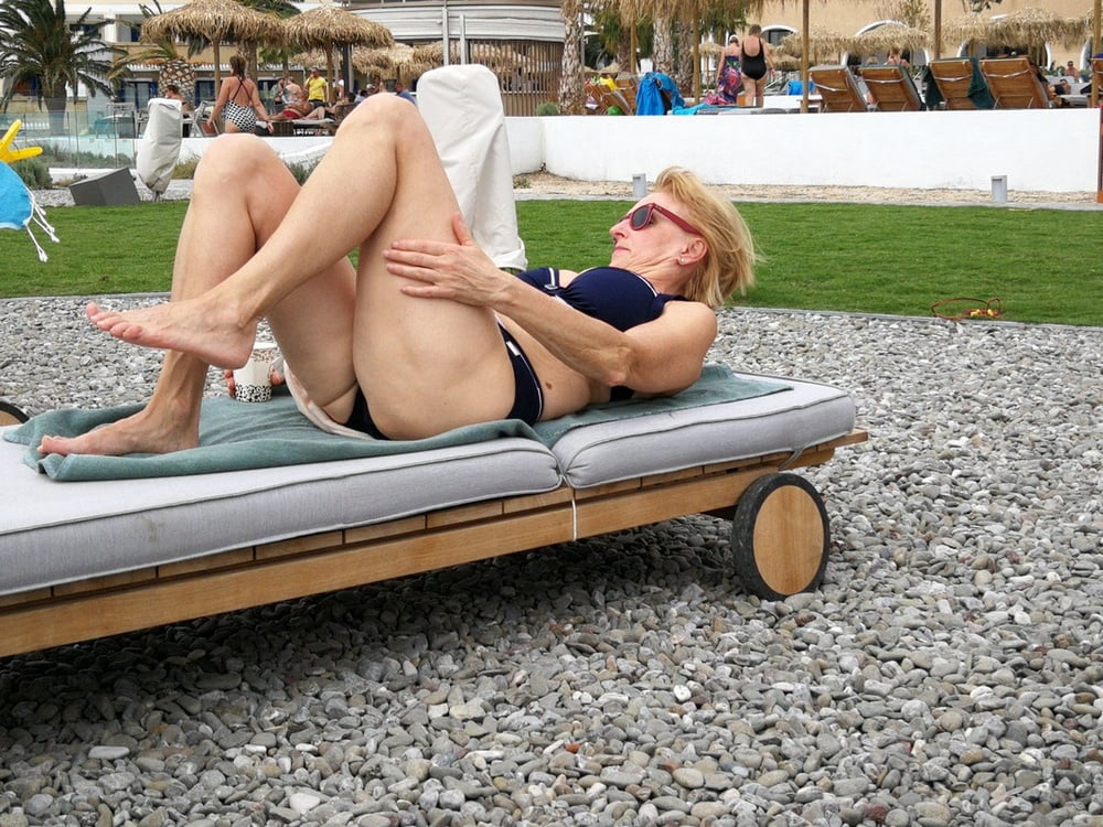 ビンボー人とヤリマン
 #94564679