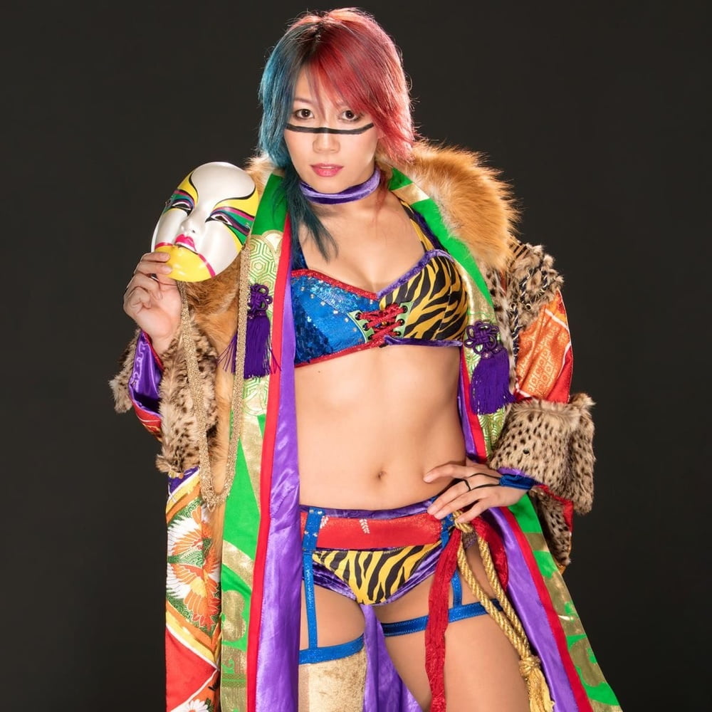Wwe asuka
 #101980807
