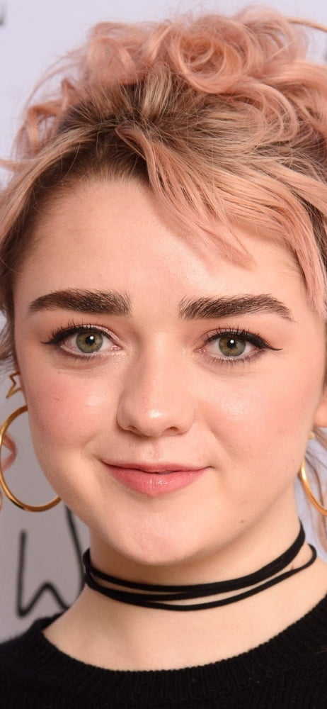 Maisie williams la mia collezione di jerkin
 #96435537