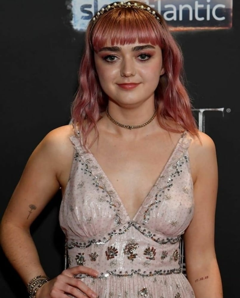 Maisie williams mi colección de pajas
 #96435567