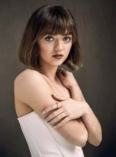 Maisie williams my jerkin collection
 #96435717