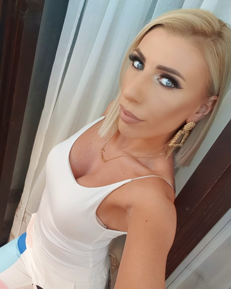 Serbe blonde maigre fille putain aleksandra saska nikolic
 #105575783