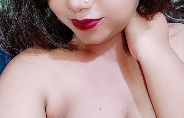 Schöne desi teen große Titten selfies durchgesickert
 #79757362