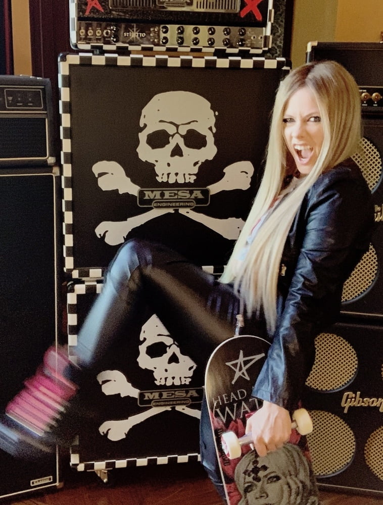 Avril lavigne ist ihre neue freundin volume 2
 #97307705