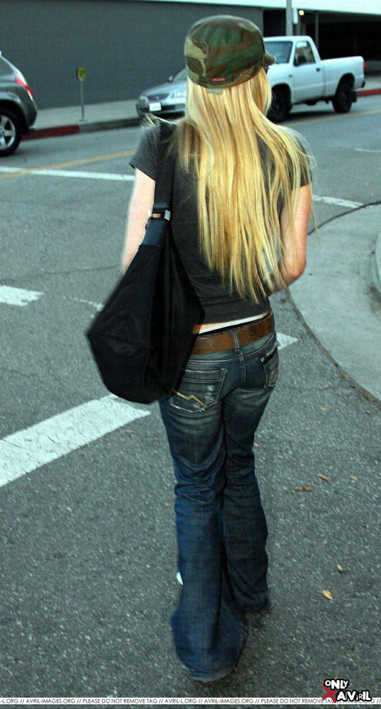 Avril Lavigne is your new girlfriend volume 2 #97307731