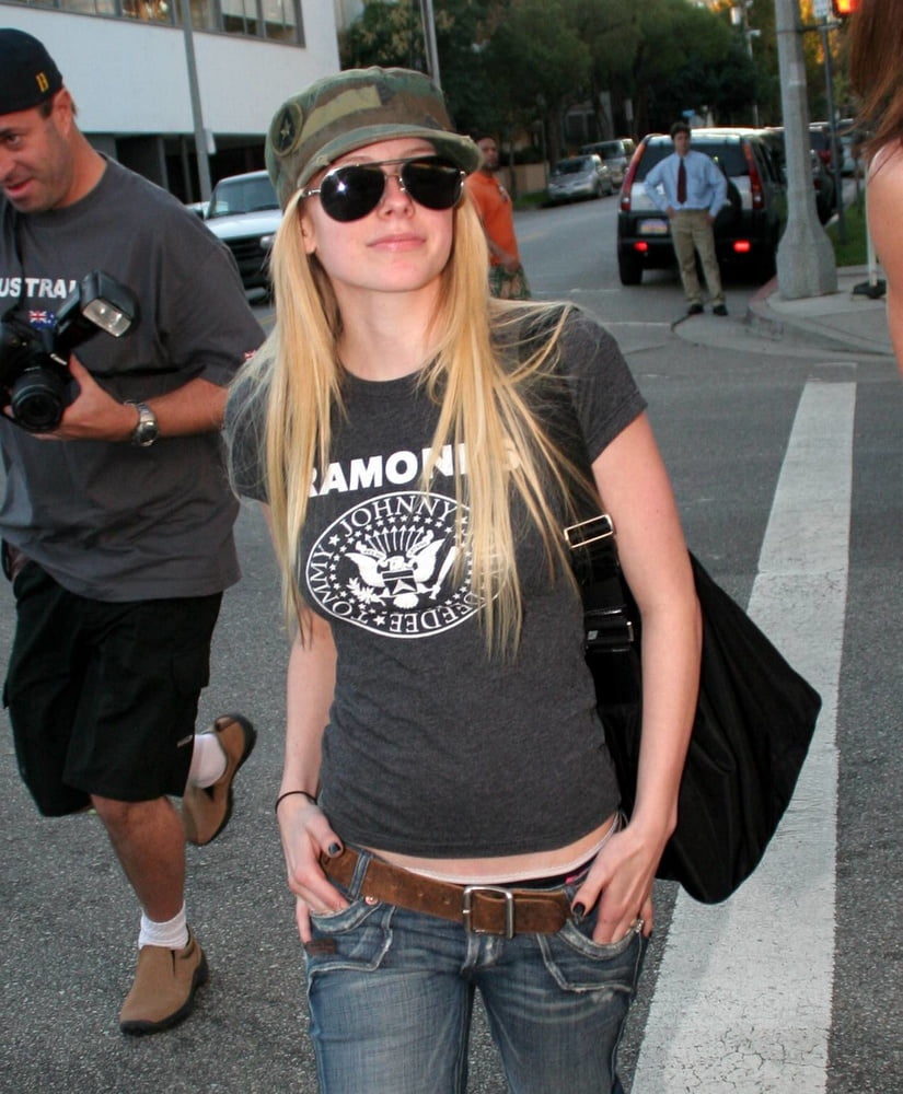 Avril Lavigne is your new girlfriend volume 2 #97307737