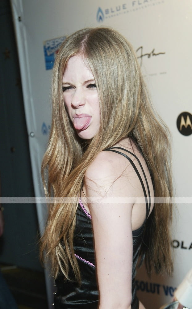 Avril Lavigne is your new girlfriend volume 2 #97307953