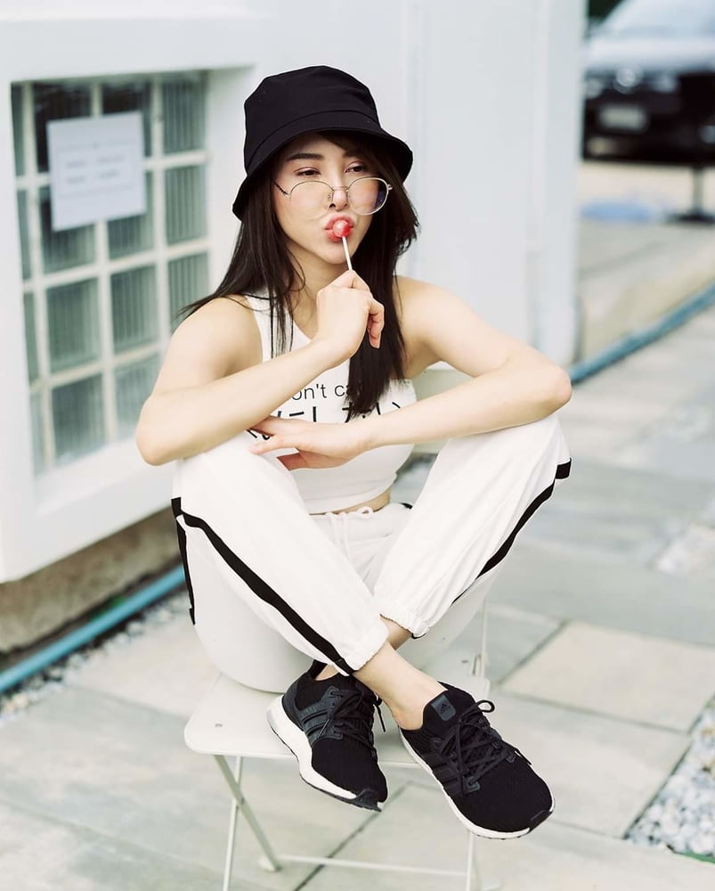 Asiática adicta 112
 #81627123