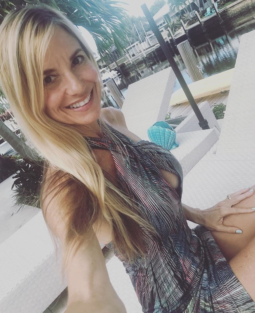 Skinny milf nn
 #104881371