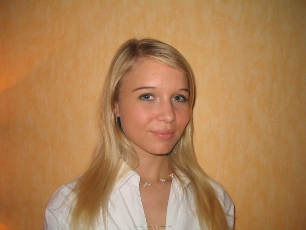 Heiße russische Amateur Blondine
 #100577383