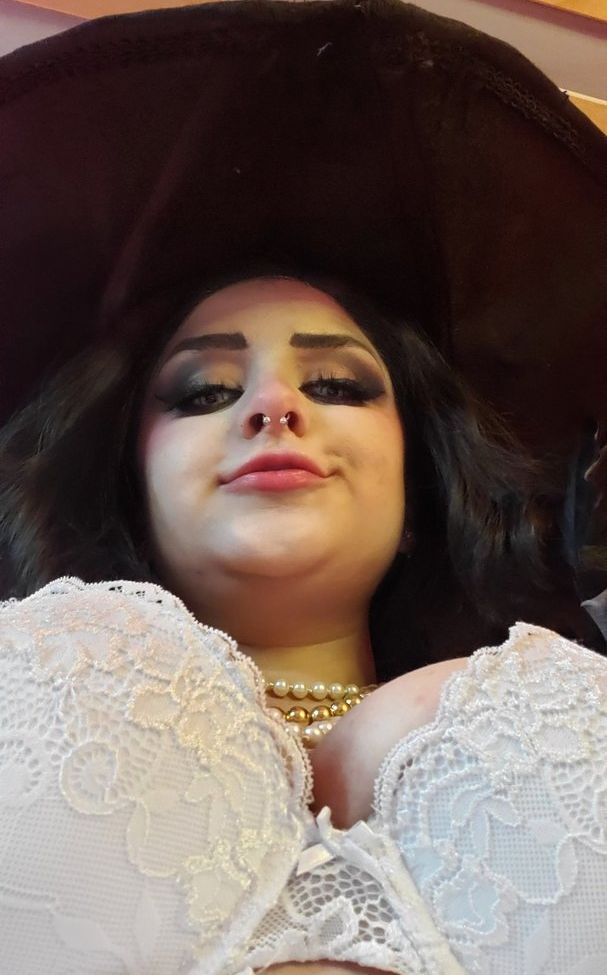 Kirihill desnuda #108122600