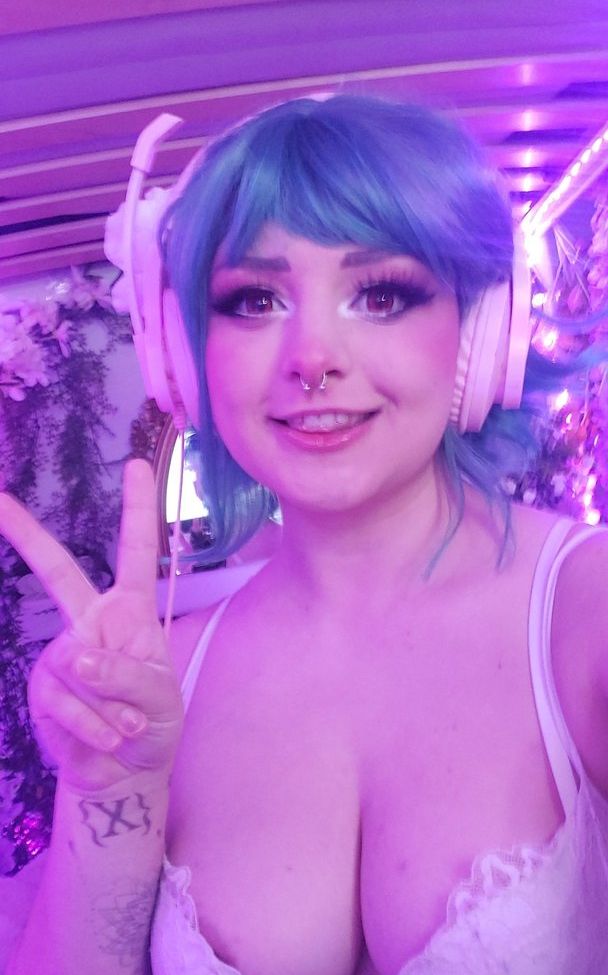 Kirihill desnuda #108122728