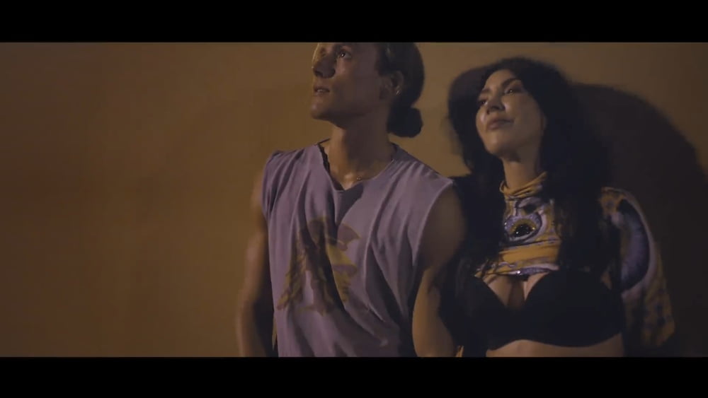 Hande Yener - Beni Sev  (2018) #88318904