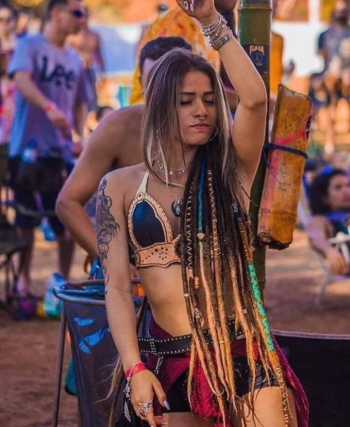 WANT TO BE WITH THIS TYPE GIRL! #100582397