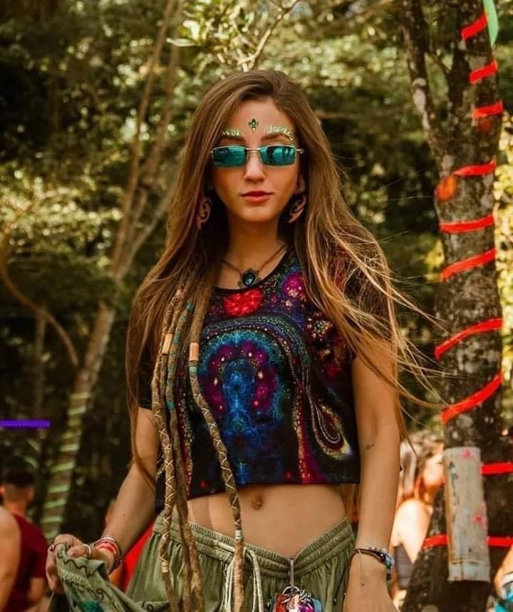 WANT TO BE WITH THIS TYPE GIRL! #100582400