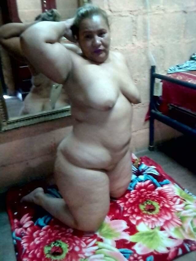 Sexy reife Hausfrauen aus Honduras
 #98953713
