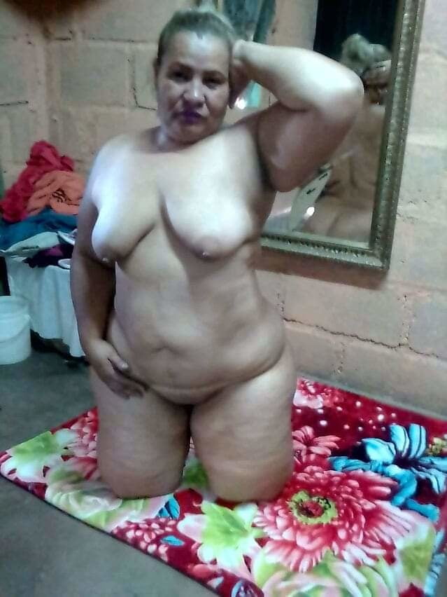 Sexy reife Hausfrauen aus Honduras
 #98953725