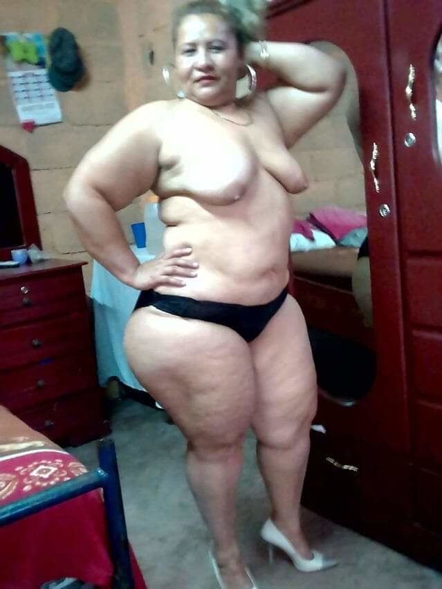 Sexy reife Hausfrauen aus Honduras
 #98953763