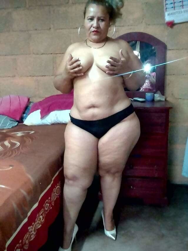 Sexy reife Hausfrauen aus Honduras
 #98953769