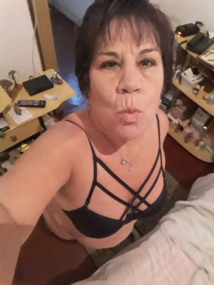 Abuela sexy merece cum en la cara
 #102905602