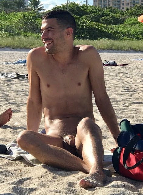 Mädchen am Strand 221
 #82186490