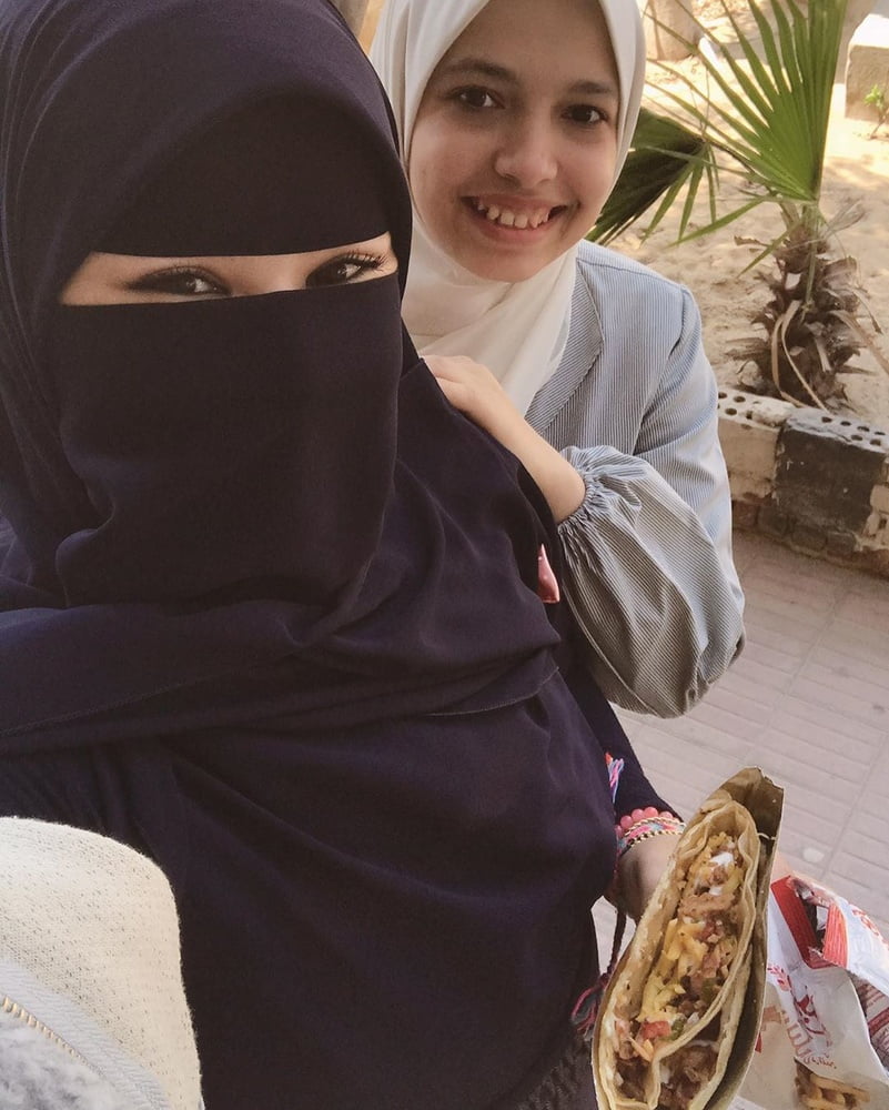 Egyptption niqab Mädchen
 #91892068