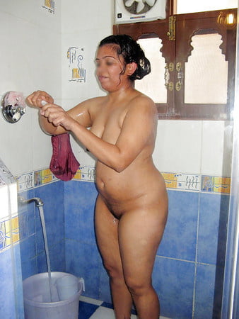 Desi indian mom bathing
 #92817263